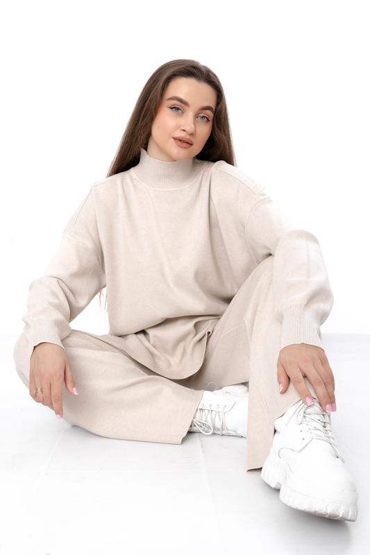 Костюм жіночий